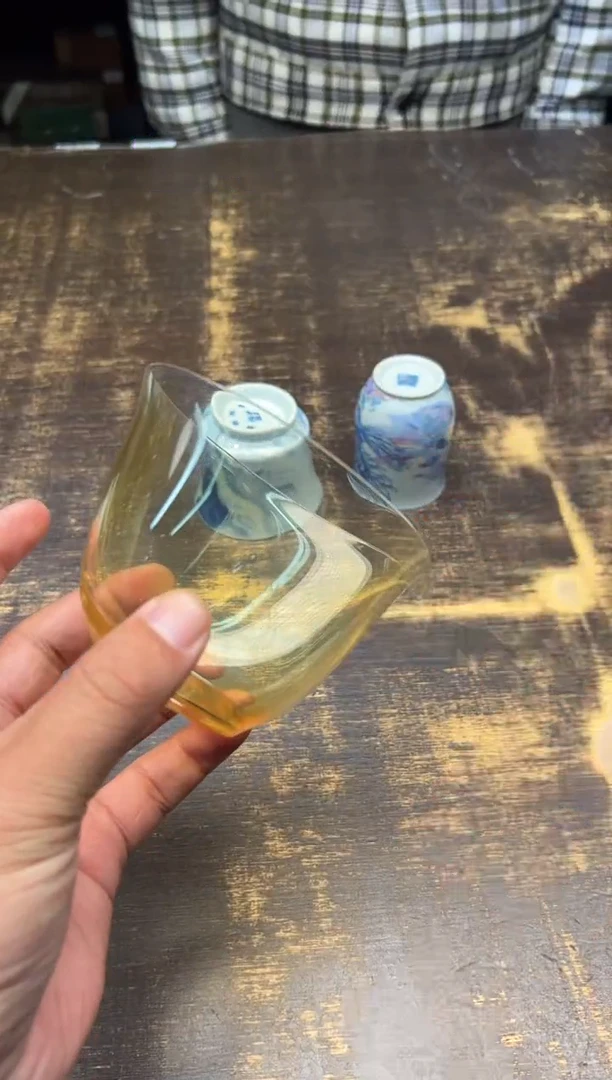 【闪购商品】/魏小玻水滴公杯（透明熏银）