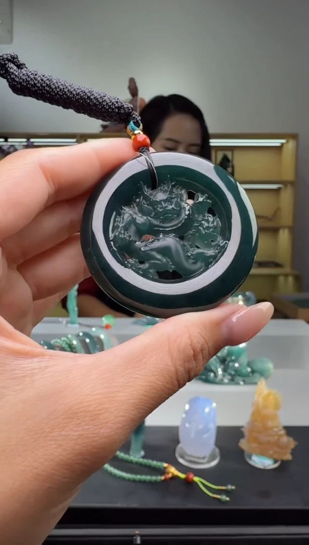 吊坠(不含链)未镶嵌翡翠龙牌