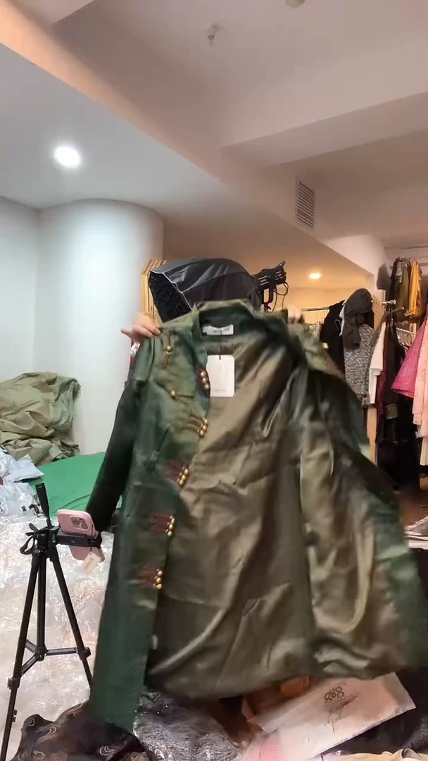 外套 M码 80-105斤 没有腰带