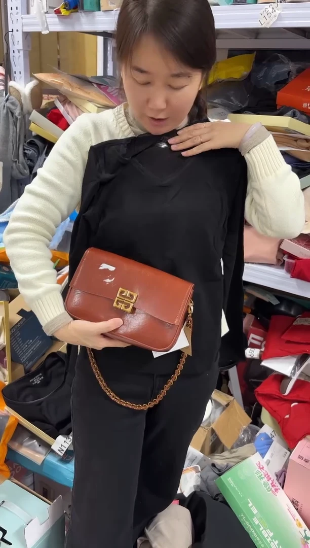 PVC点点小红心 关注主播