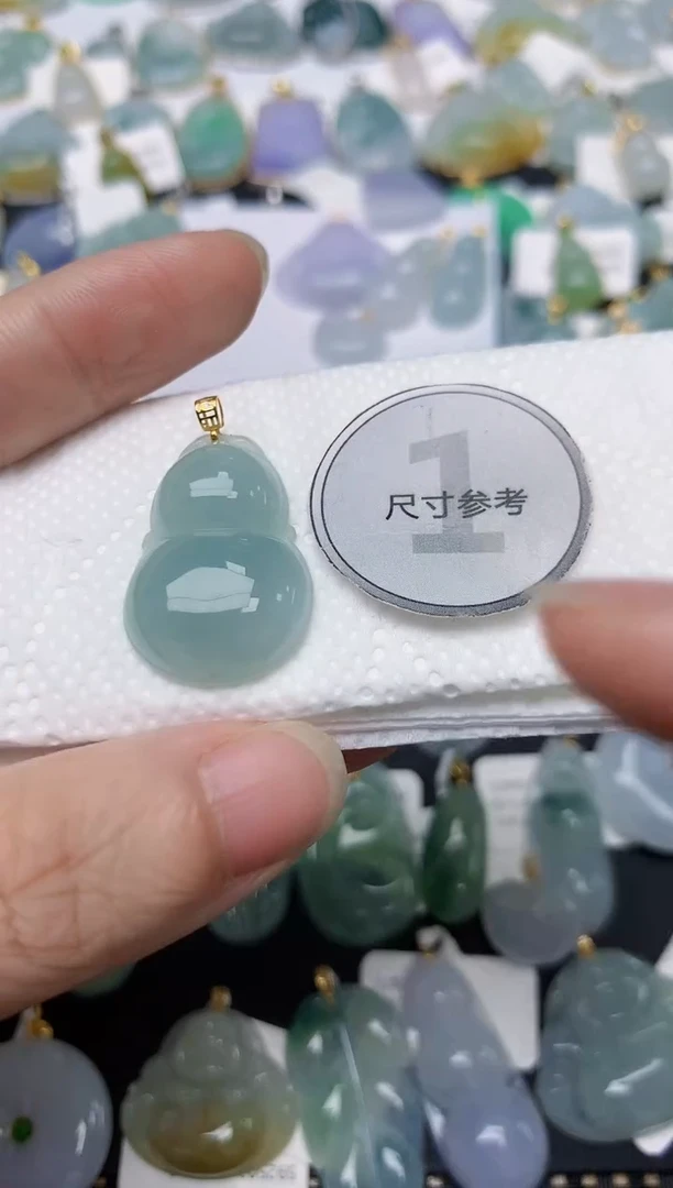 翡翠18K金镶嵌颈饰天然缅甸A货翡翠