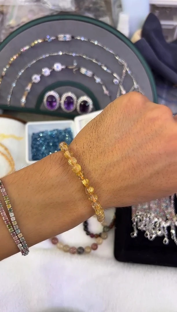 水晶手串未镶嵌?****?水晶手串 多样性发一 默认十单发一