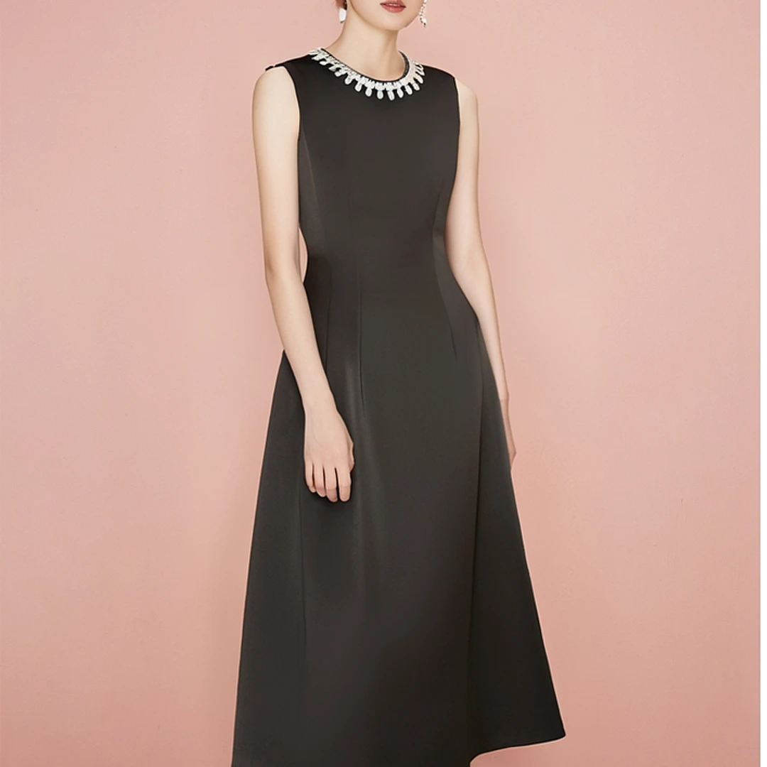 B174缎面钉珠黑色背心连衣裙2025新款显瘦气质小黑裙2105