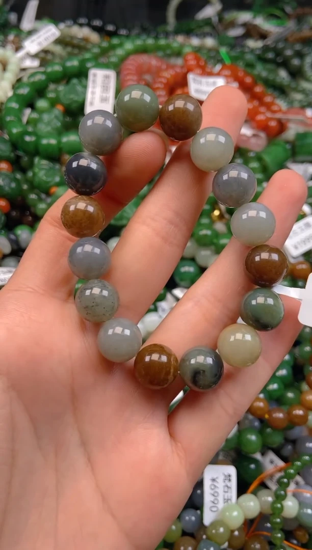 和田玉未镶嵌颈饰1