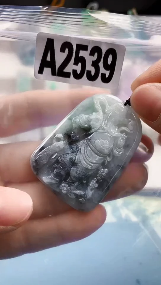 翡翠未镶嵌颈饰天然翡翠吊坠挂件
