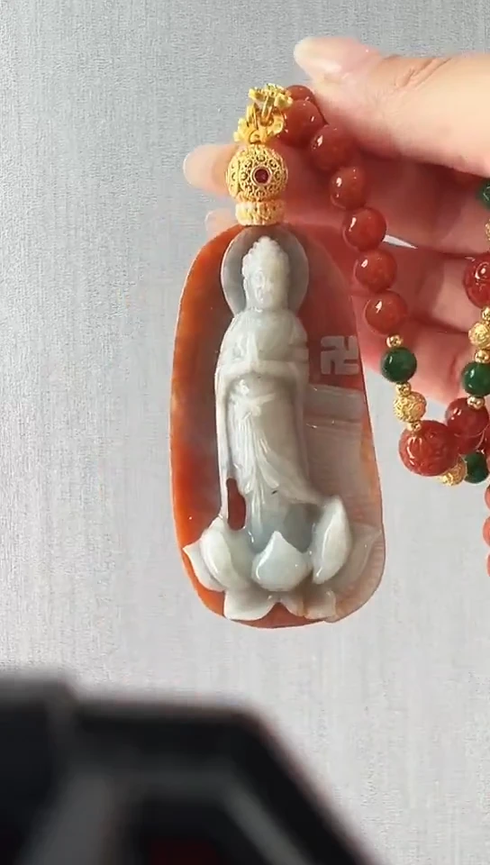 颈饰未镶嵌翡翠观音