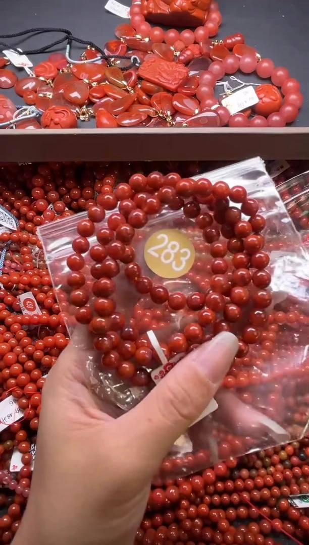 南红玛瑙未镶嵌珠宝奇石283-7