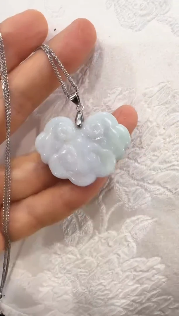 翡翠未镶嵌颈饰国风