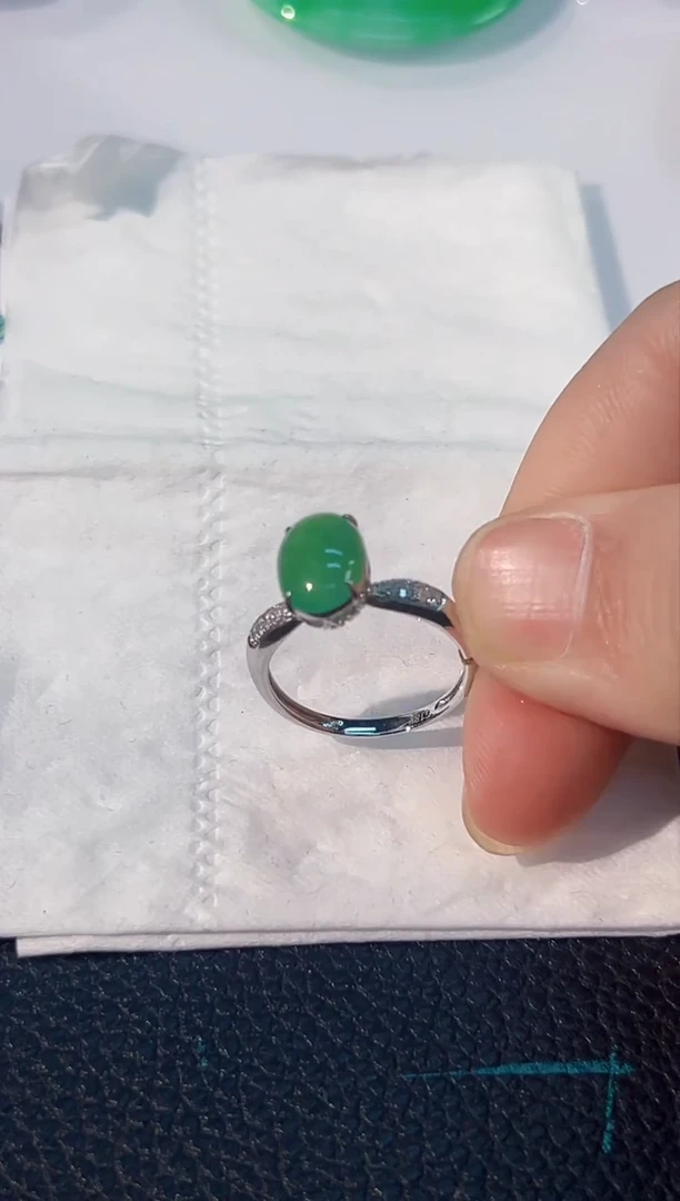 颈饰18K金镶嵌翡翠 缅料A货/支持复检/一件