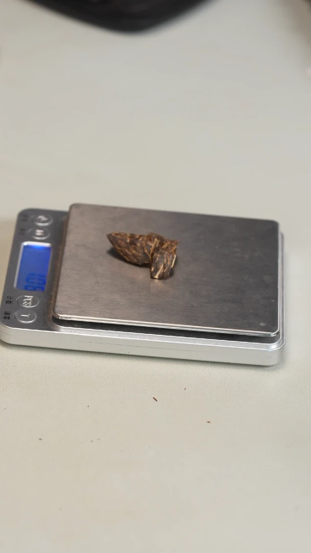沉香沉香碎屑柬埔寨树心油 1.1g