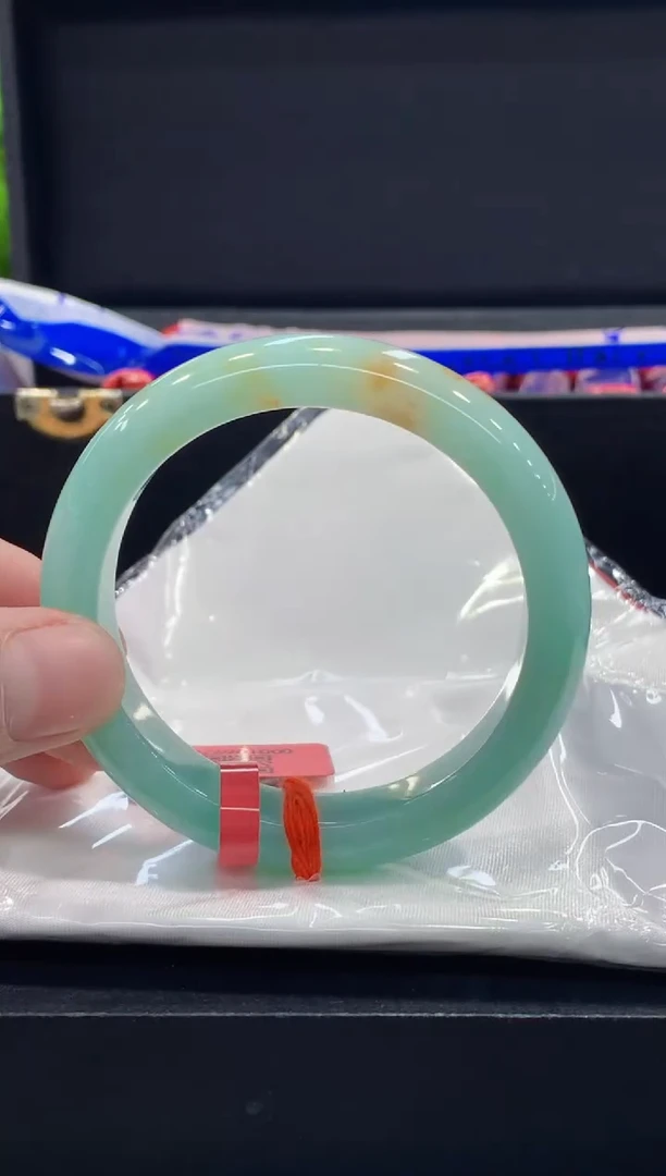 未镶嵌手镯翡翠手镯