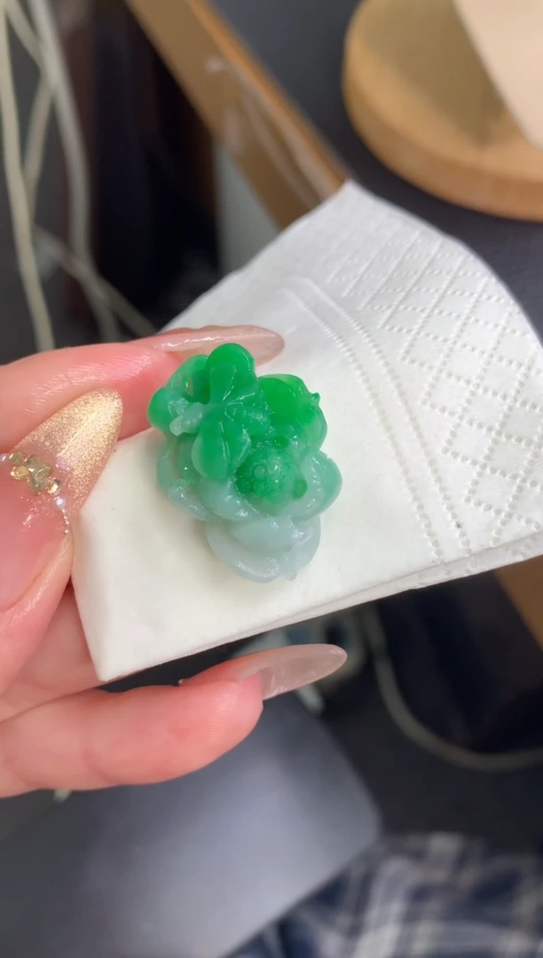 未镶嵌定制翡翠莲花