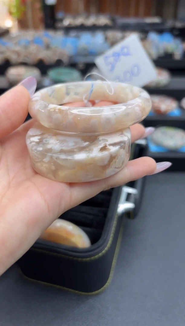 未镶嵌手镯石英质玉A566(58圈赠送镯心)