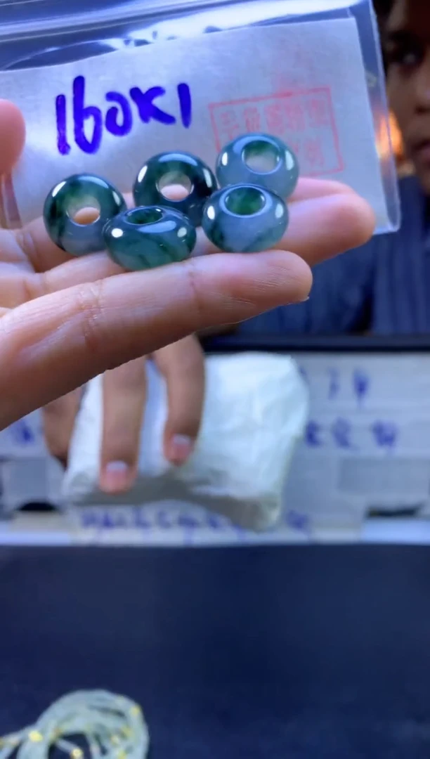 【闪购商品】定制翡翠未镶嵌甜甜圈#160元多样性拍一发一毛货需抛光