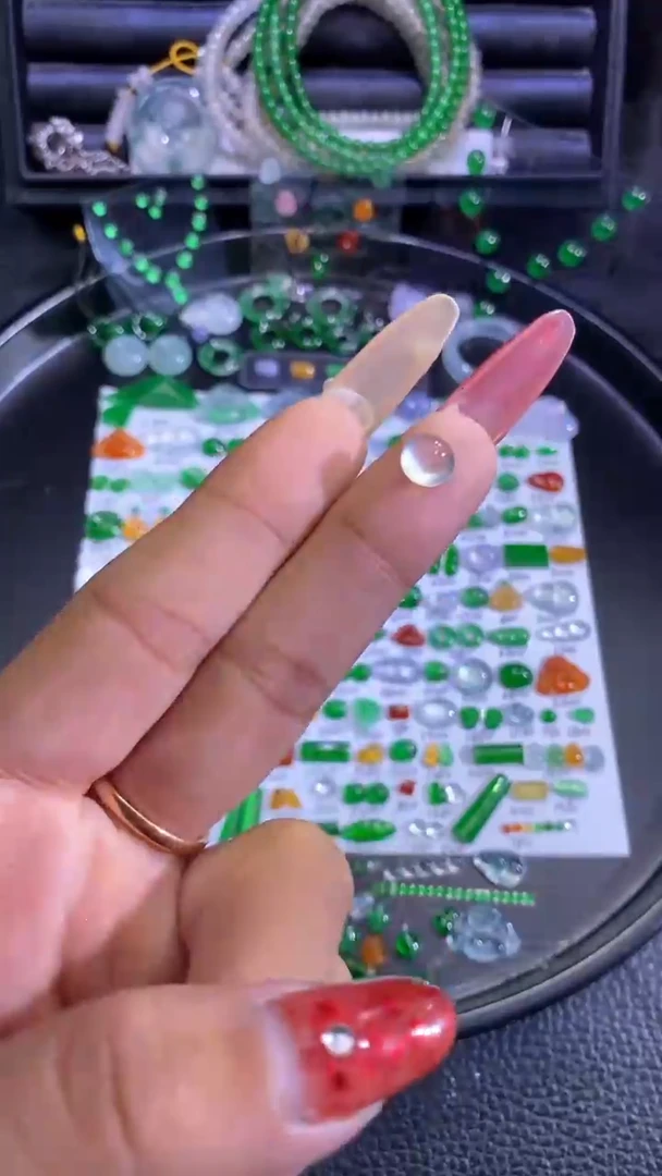 未镶嵌挂件翡翠蛋