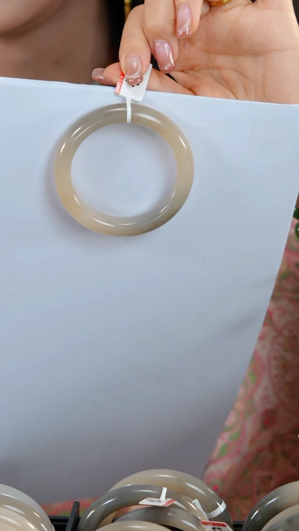 【闪购商品】和田玉手镯未镶嵌半藕半紫手镯