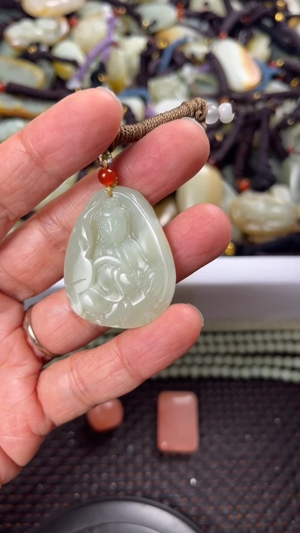 【闪购商品】和田玉颈饰未镶嵌多样性发货没有证书拍一发一有瑕