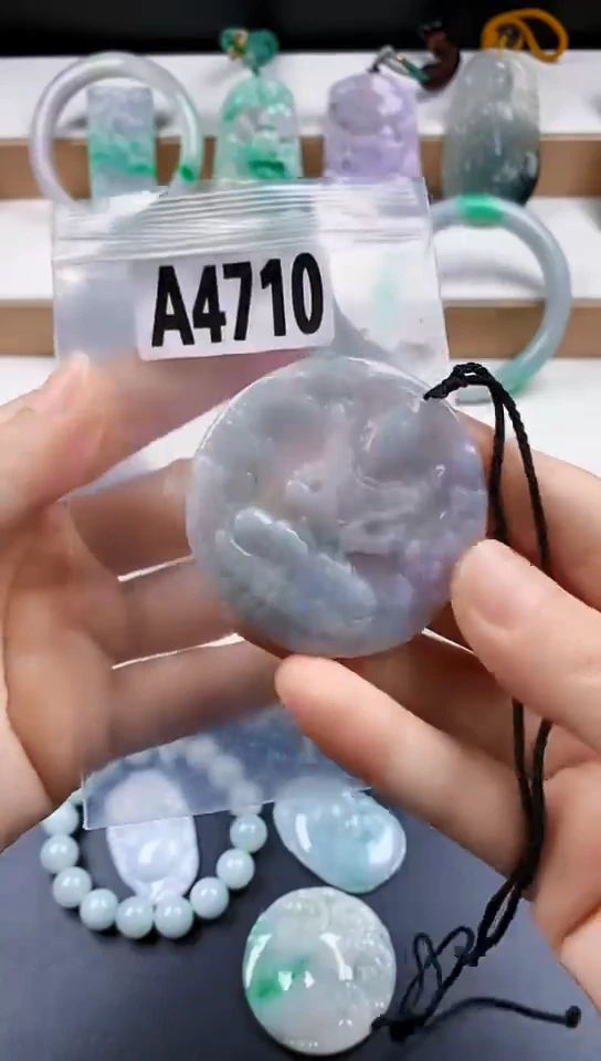 颈饰未镶嵌翡翠天然翡翠吊坠挂件