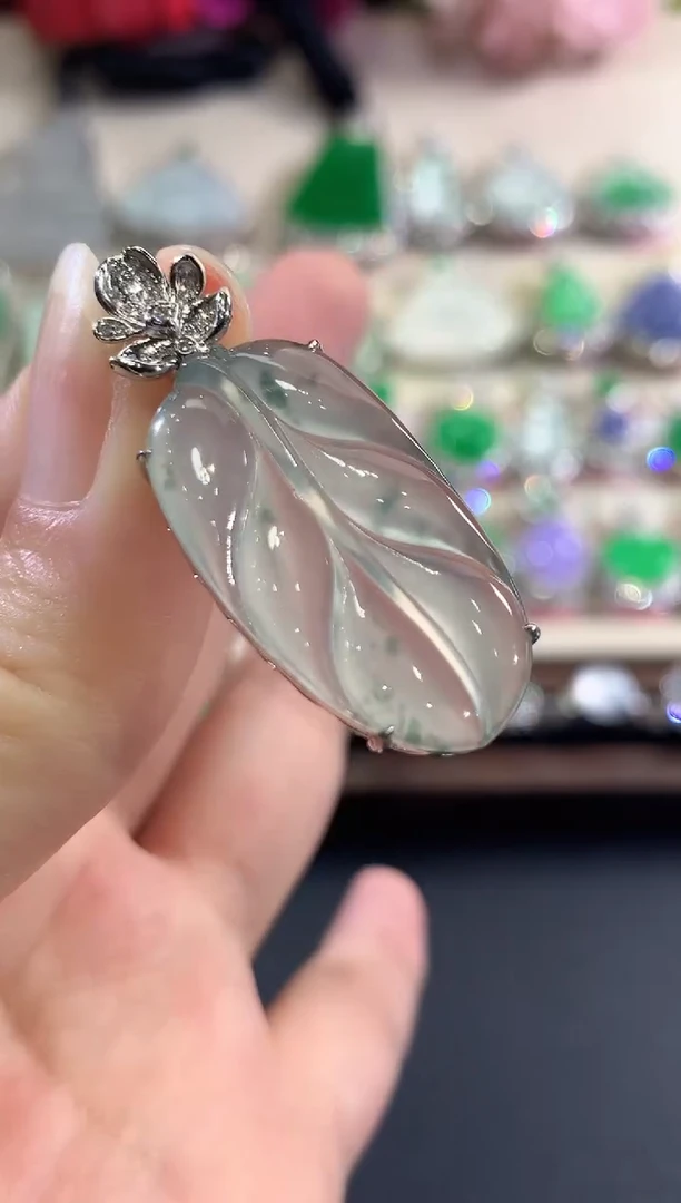 吊坠(不含链)18K金镶嵌翡翠B168