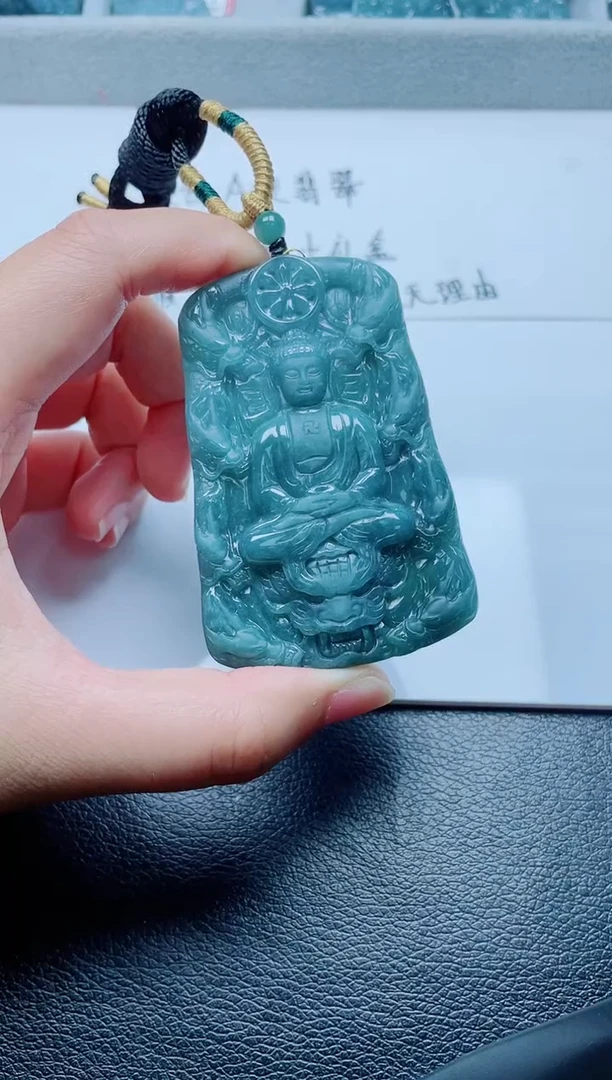 颈饰未镶嵌翡翠