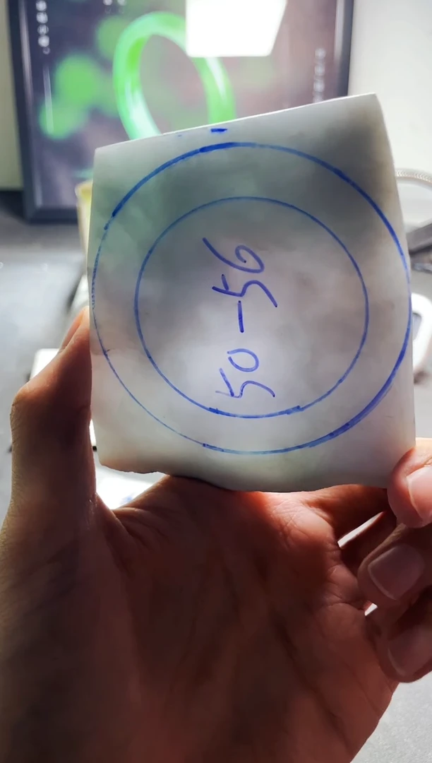 未镶嵌翡翠定制翡翠宏****?翡翠