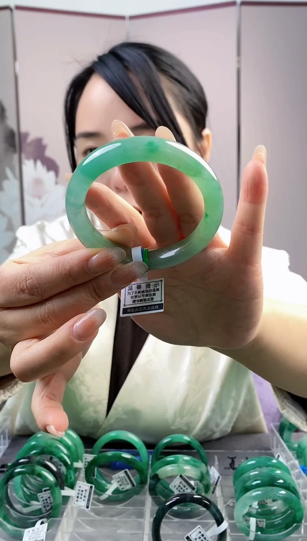 【闪购商品】石英质玉手镯未镶嵌11