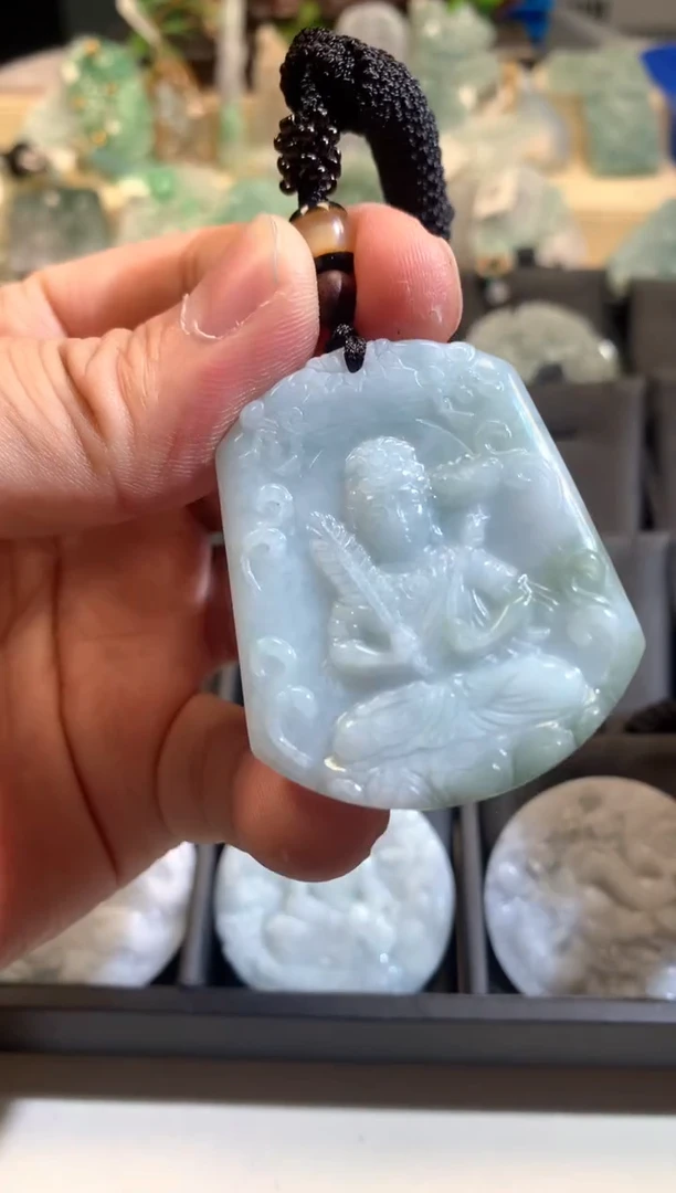 【闪购商品】翡翠颈饰未镶嵌02/11/88