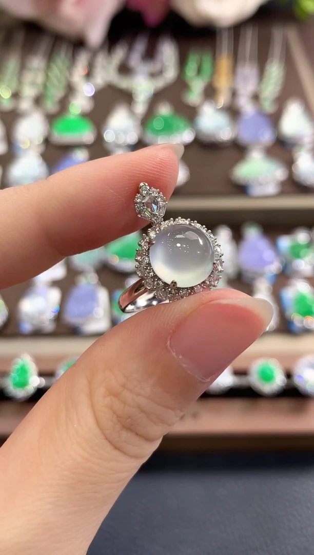 18K金镶嵌戒指翡翠g65