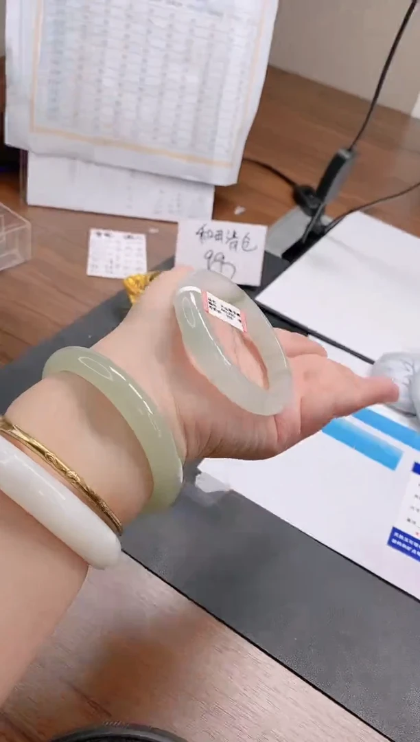 未镶嵌手镯石英质玉45/59-60