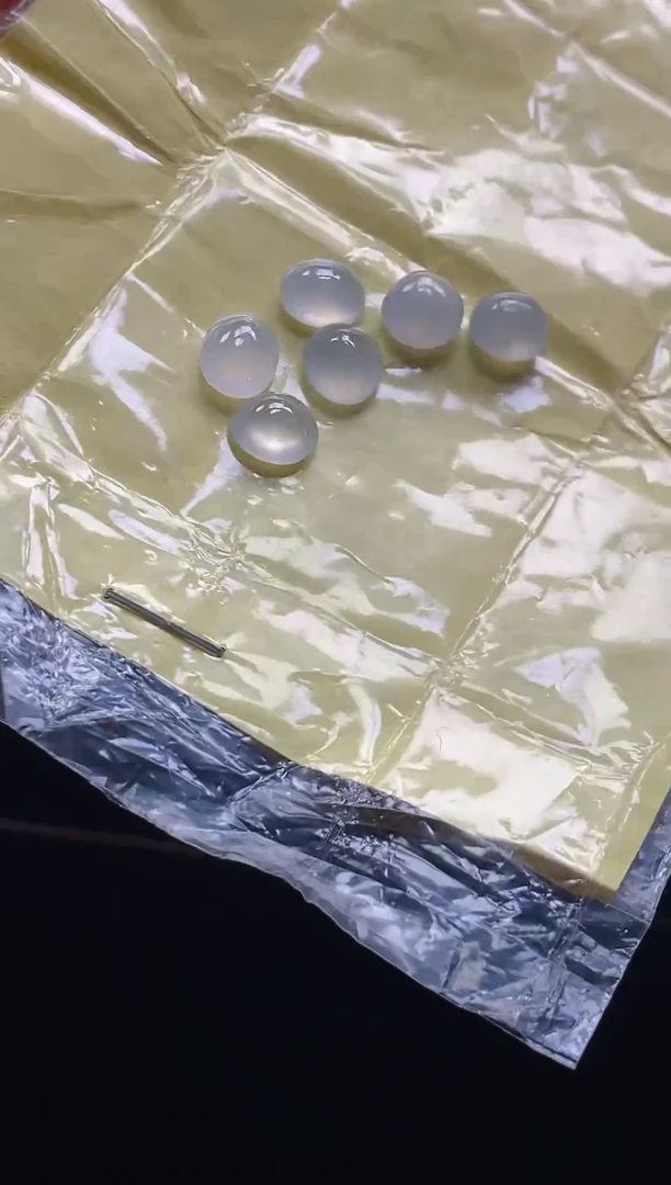 翡翠裸石天然翡翠裸石蛋面50