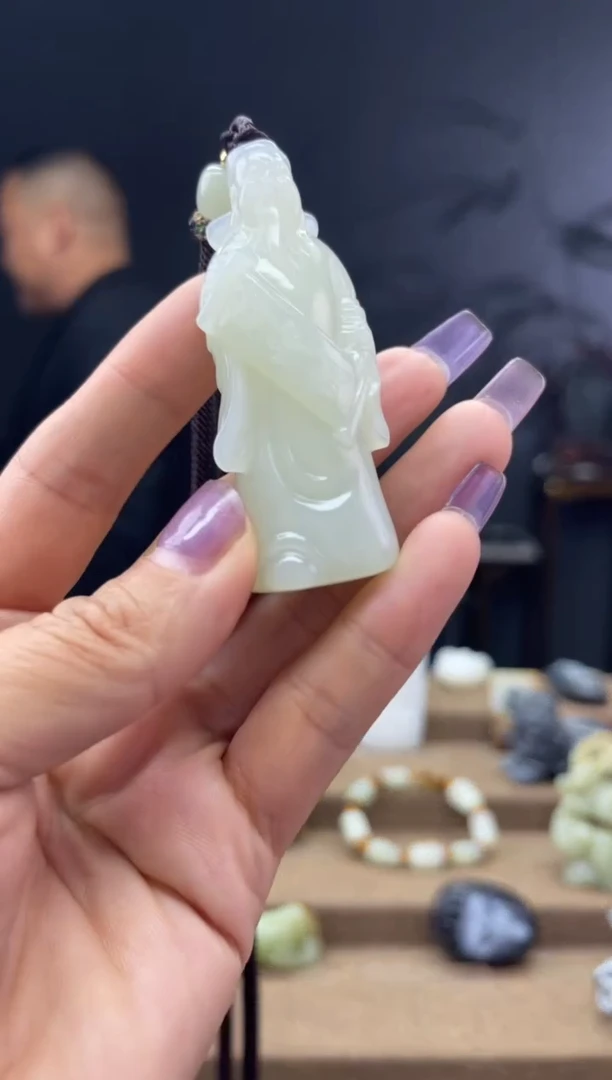 颈饰未镶嵌和田玉1