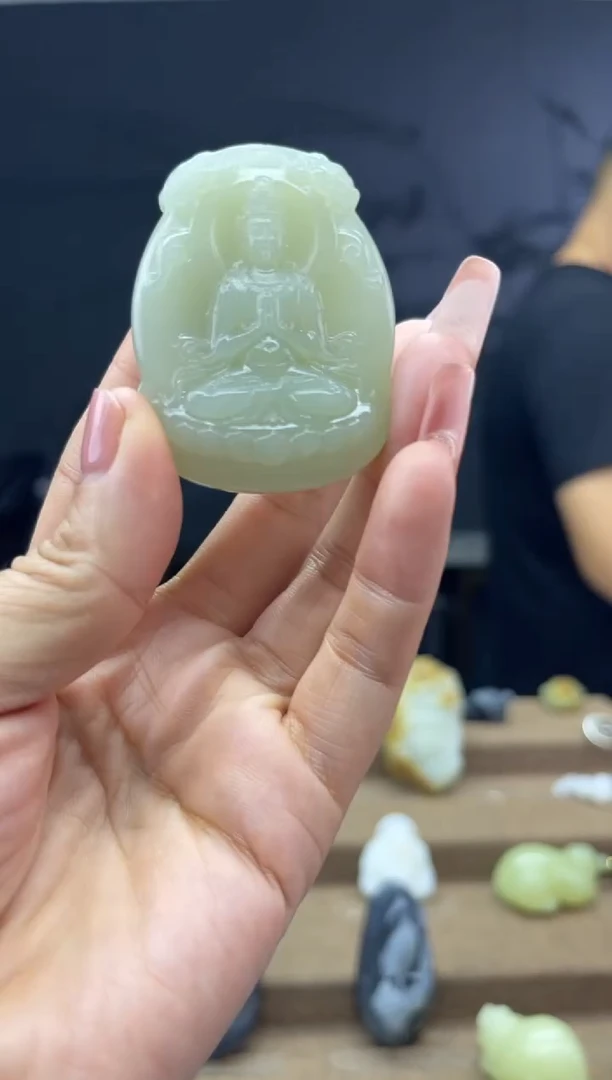 颈饰未镶嵌和田玉1