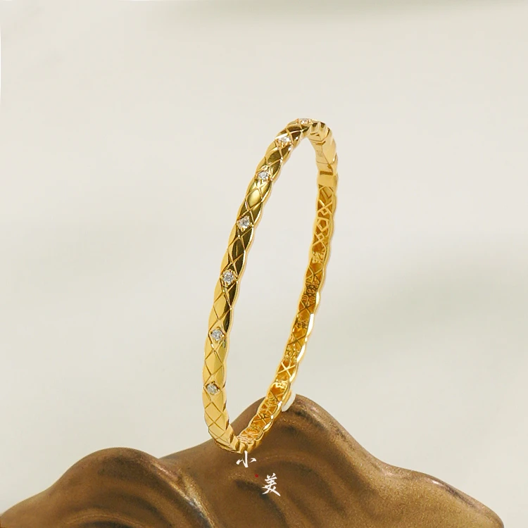 18K金菱格点钻手镯 G90572