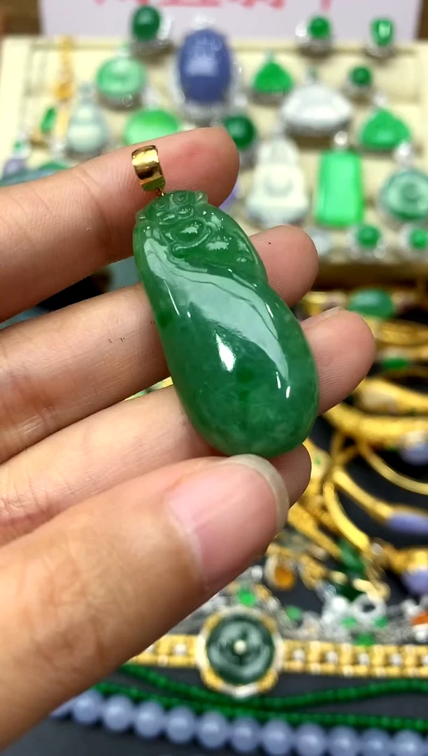 翡翠18K金镶嵌颈饰109-中国好珍宝