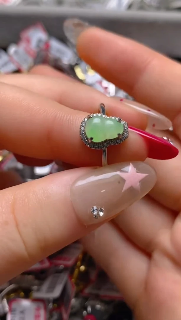 银S925镶嵌戒指翡翠百内无证书