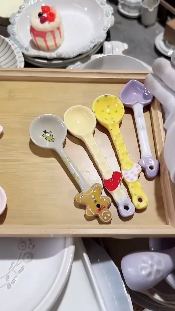 碗4个勺子 微瑕 凑满20元包邮