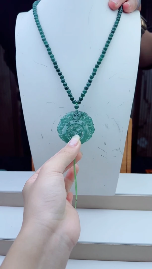 颈饰未镶嵌翡翠多样性发其一