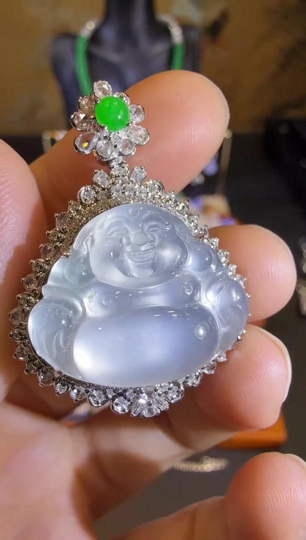 【闪购商品】翡翠吊坠(赠链)18K金镶嵌玻璃种极光白佛公