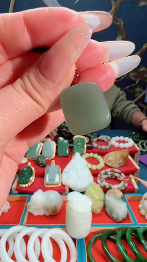 【闪购商品】和田玉吊坠未镶嵌1