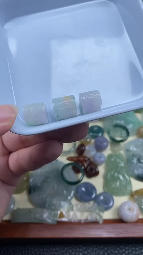 【闪购商品】翡翠挂件未镶嵌珠子多样性发其一