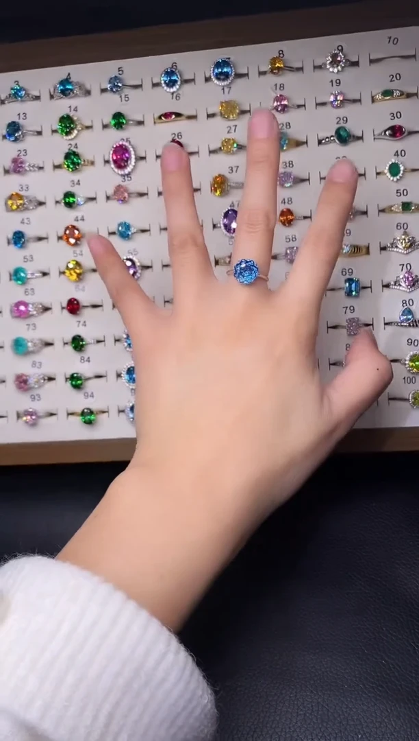 10克拉蓝宝石（处理）欧美风戒指