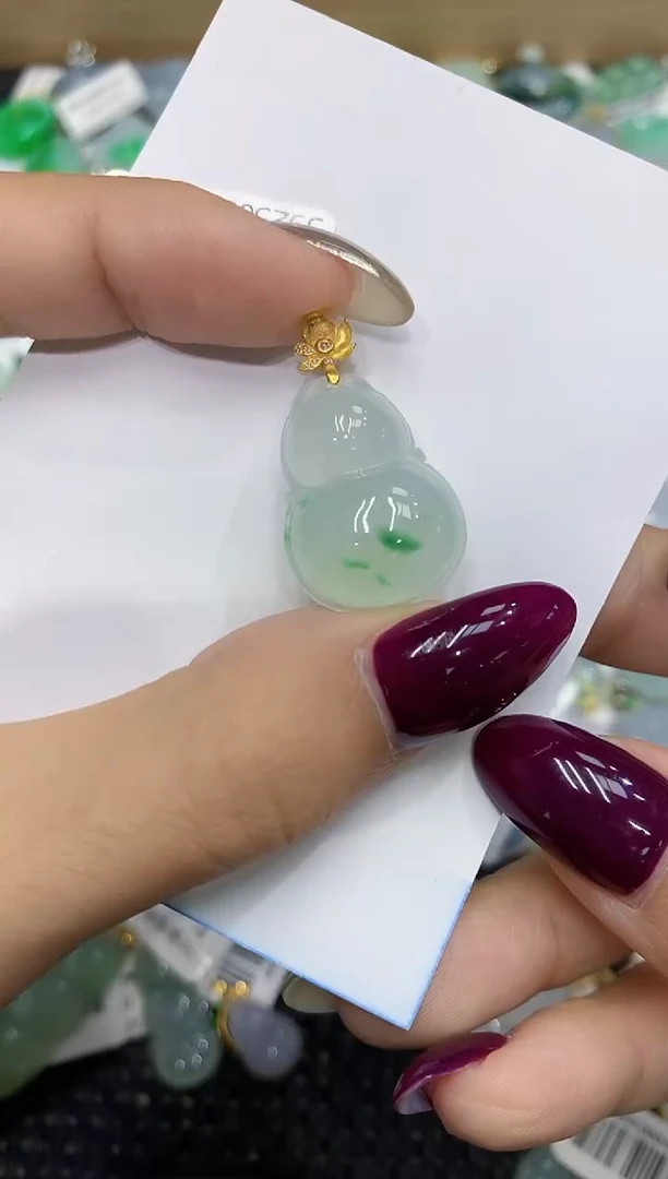 翡翠18K金镶嵌颈饰 111111111111