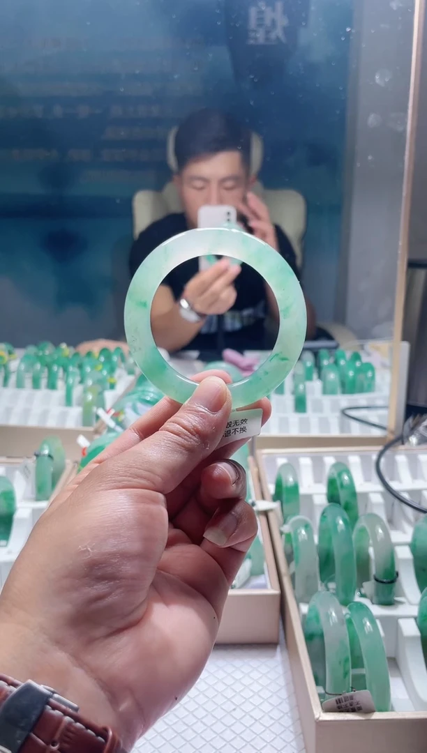 石英质玉（非洲翠）手镯未镶嵌 非洲翠手镯多样性发货