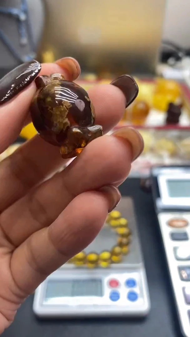 琥珀未镶嵌珠宝奇石?****?301
