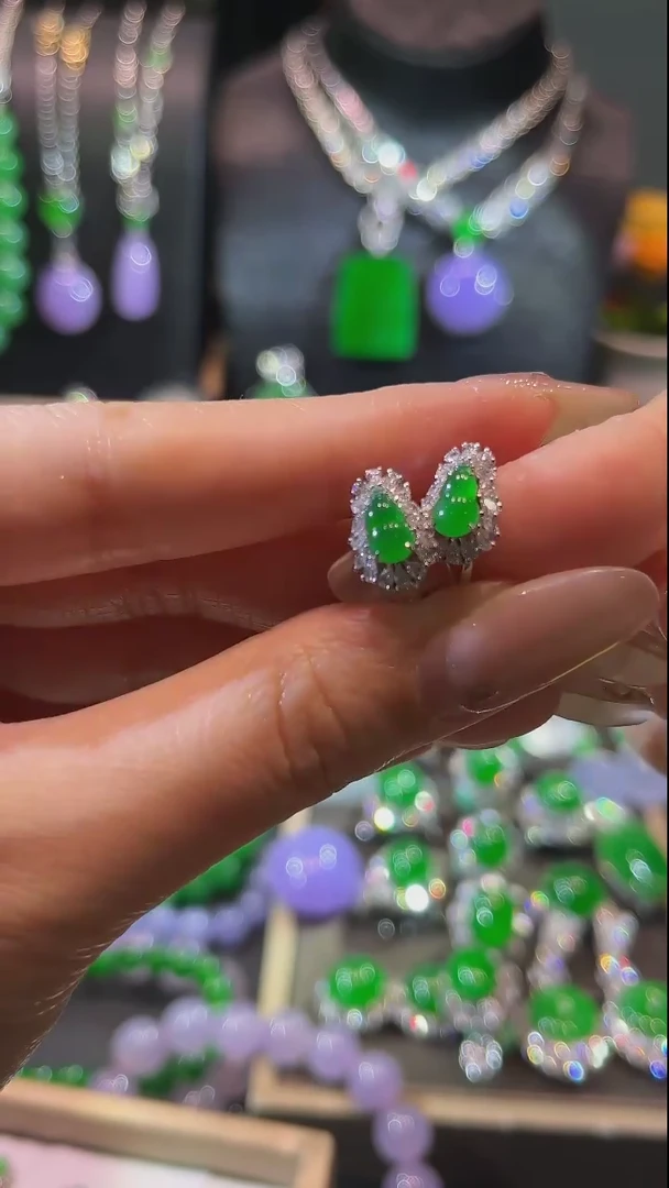 【闪购商品】翡翠耳饰18K金镶嵌耳扣