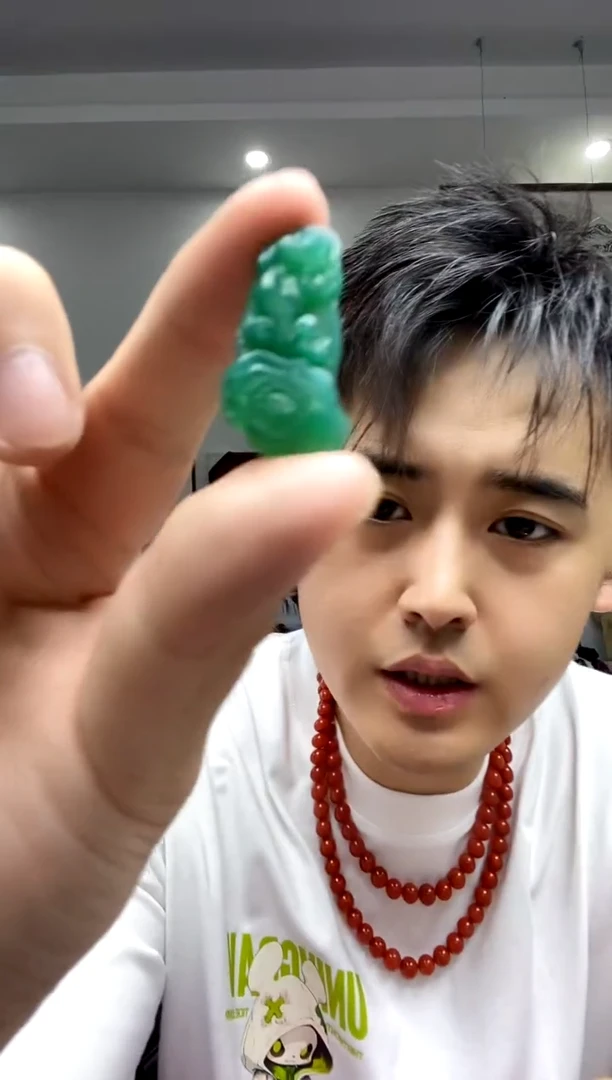 玛瑙/玉髓颈饰未镶嵌玛瑙貔貅吊坠