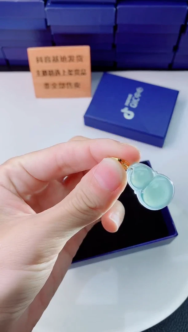 翡翠未镶嵌颈饰111111111