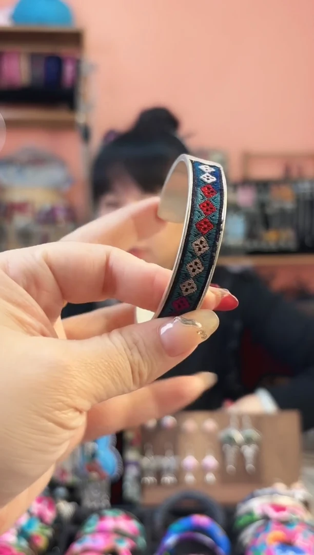 织绣艺枝独绣手工饰品113