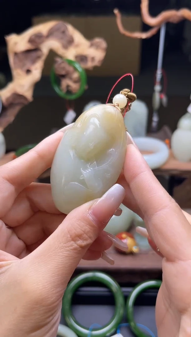 【闪购商品】和田玉吊坠未镶嵌且末糖白观音81270