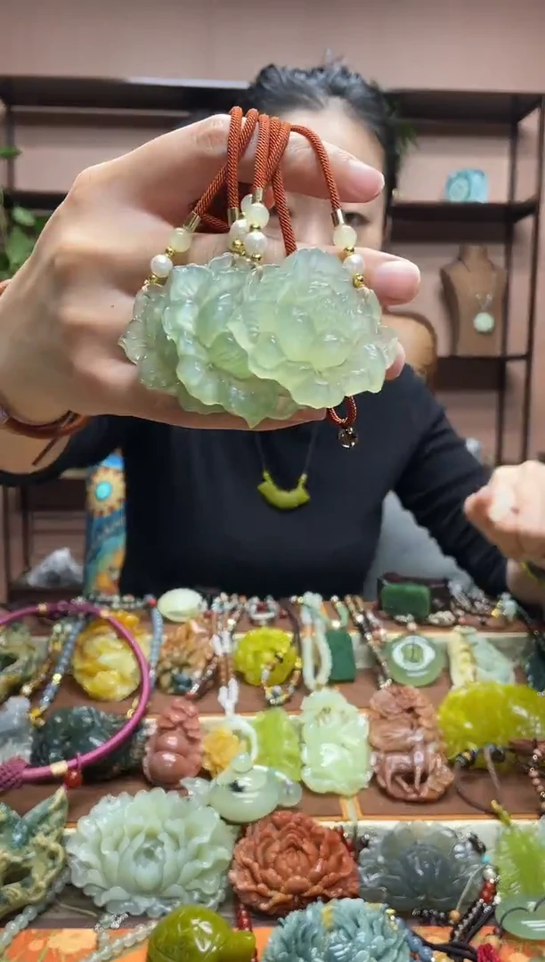 未镶嵌岫玉吊坠多样性发货发其中之一